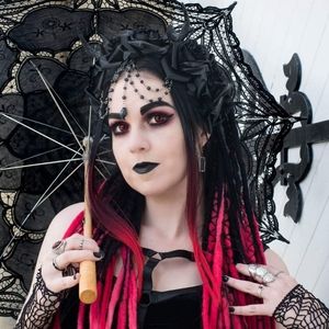 Meet your Posher, Joelle